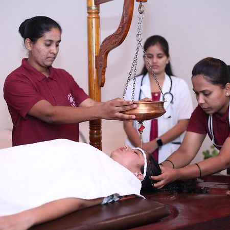 فندق Tapasya Health & Wellness Jaysingpur المظهر الخارجي الصورة